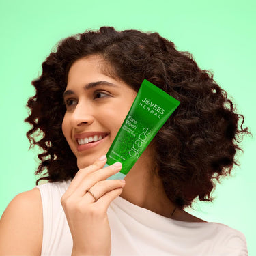 Jovees Herbal Grape Face Wash With Grape Seed & Orange Peel Extracts | For Brighter & Glowing Skin | Reduces Uneven Skin Tone & Fine Lines | For All Skin Types 120 ML